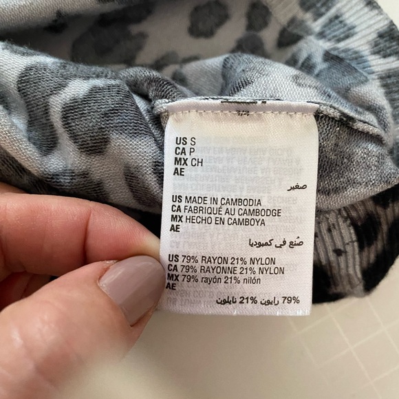 NWT JM Collection Cheetah-Print Crewneck Top, Gray Combo Women’s size Small - Picture 13 of 14